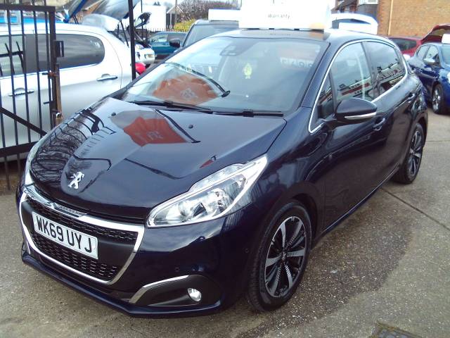 Peugeot 208 1.5 BlueHDi Tech Edition 5dr [5 Speed] Hatchback Diesel Blue Metallic