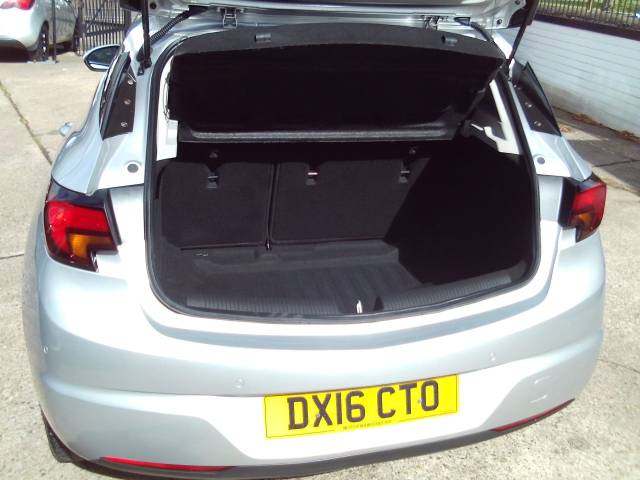 2016 Vauxhall Astra 1.4T 16V 150 Elite 5dr