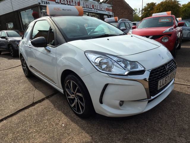 Ds Ds 3 1.2 PureTech 82 Connected Chic 3dr Hatchback Petrol White