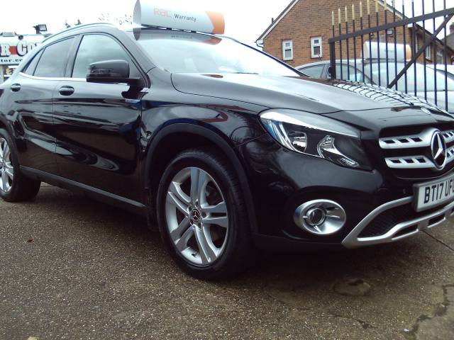 Mercedes-Benz GLA 2.1 GLA 200d Sport 5dr Estate Diesel Black Metallic